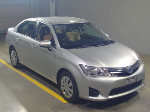 2013 Toyota Corolla Axio NKE165[2]