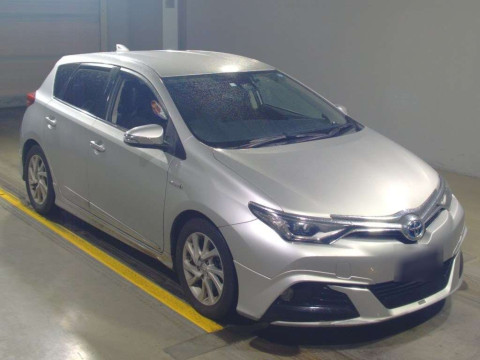 2016 Toyota Auris ZWE186H[2]