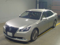 2016 Toyota Crown Majesta