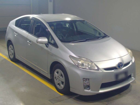 2011 Toyota Prius ZVW30[2]