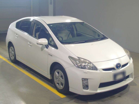 2011 Toyota Prius ZVW30[2]