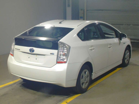 2010 Toyota Prius ZVW30[1]