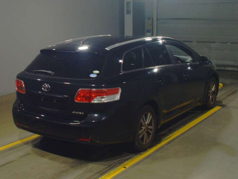 2011 Toyota Avensis Wagon ZRT272W[1]