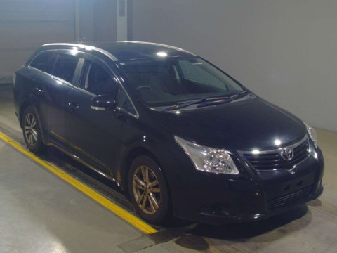 2011 Toyota Avensis Wagon ZRT272W[2]