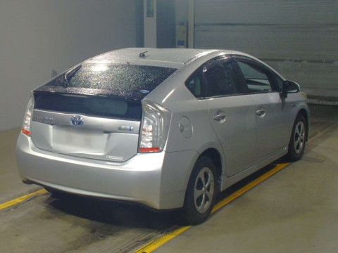 2013 Toyota Prius PHV ZVW35[1]