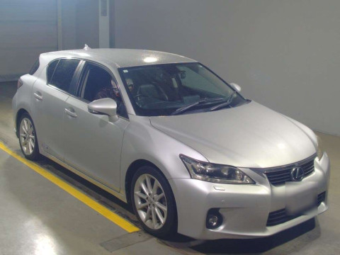 2011 Lexus CT ZWA10[2]