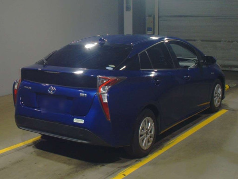 2016 Toyota Prius ZVW50[1]