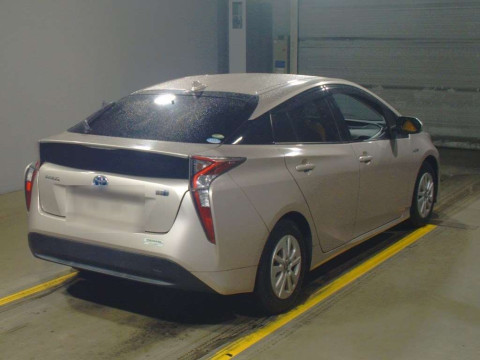 2016 Toyota Prius ZVW50[1]