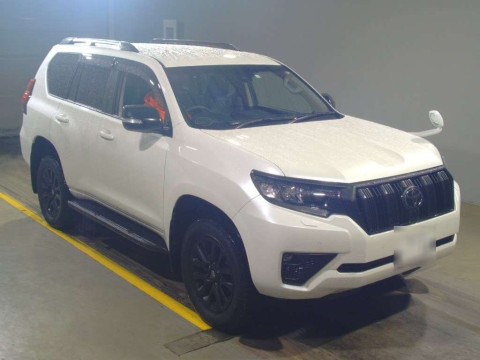 2023 Toyota Land Cruiser Prado TRJ150W[2]