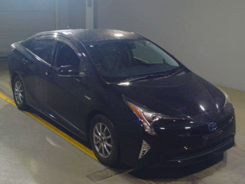 2016 Toyota Prius ZVW50[2]