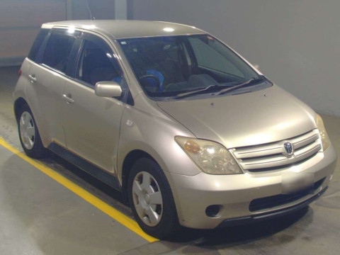 2002 Toyota IST NCP60[2]