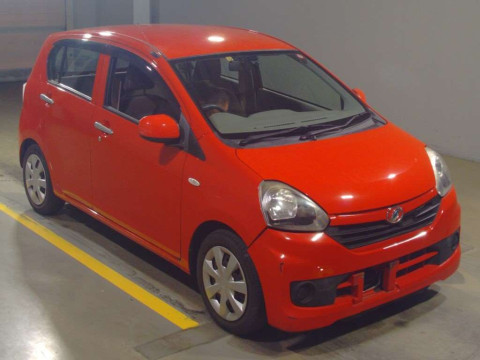 2013 Daihatsu Mira es LA300S[2]