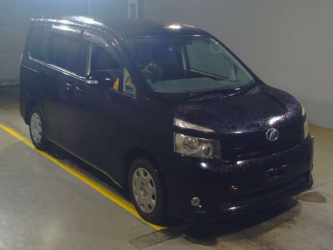 2009 Toyota Voxy ZRR70G[2]