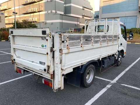 2014 Toyota Dyna Truck XZU645[1]