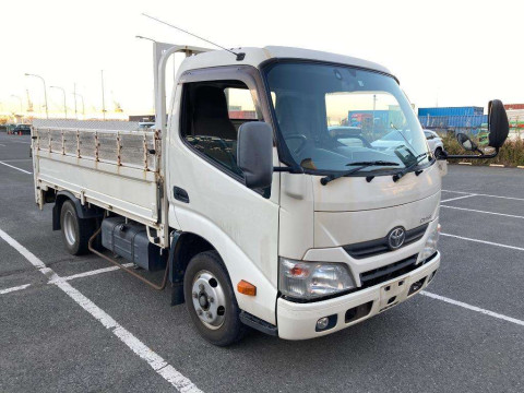 2014 Toyota Dyna Truck XZU645[2]