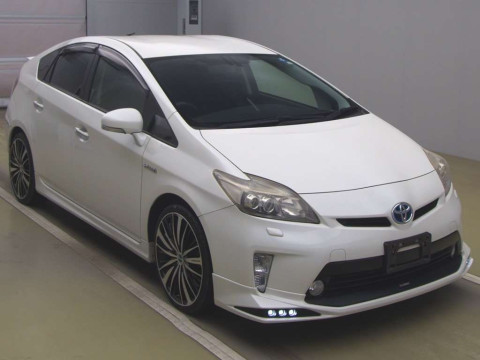 2012 Toyota Prius ZVW30[2]