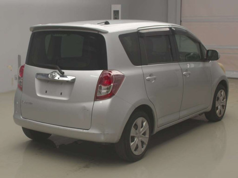 2010 Toyota Ractis NCP100[1]