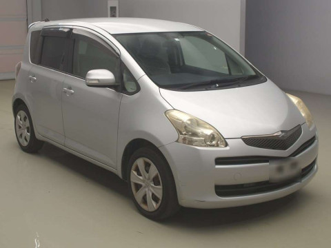 2010 Toyota Ractis NCP100[2]