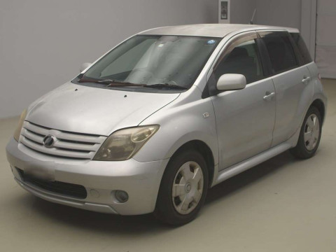 2005 Toyota IST NCP60[0]