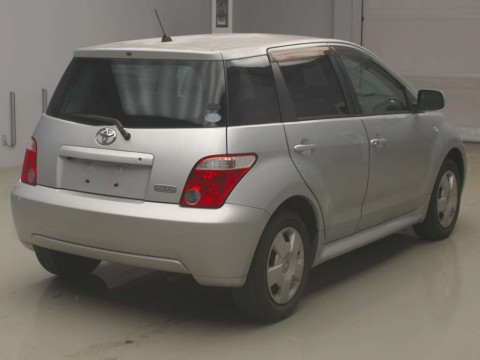 2005 Toyota IST NCP60[1]