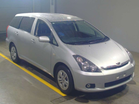 2004 Toyota Wish ANE10G[2]