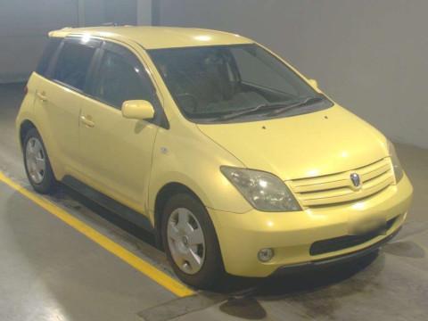 2003 Toyota IST NCP61[2]