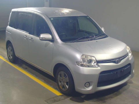 2015 Toyota Sienta NCP81G[2]