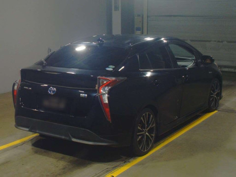 2016 Toyota Prius ZVW50[1]