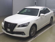 2015 Toyota Crown Hybrid