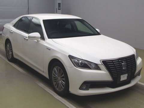 2015 Toyota Crown Hybrid AWS210[2]