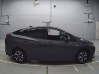 2019 Toyota Prius PHV