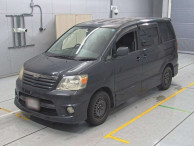 2002 Toyota Noah