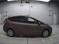 2016 Toyota Prius alpha