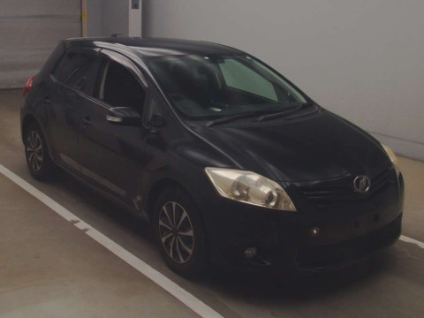 2010 Toyota Auris NZE151H[1]