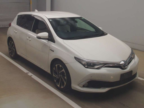 2016 Toyota Auris ZWE186H[2]