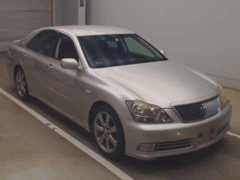 2004 Toyota Crown GRS182[1]