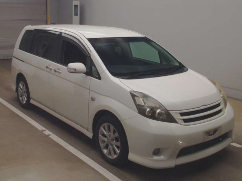 2010 Toyota Isis ZGM11W[1]