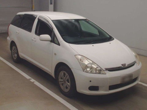 2003 Toyota Wish ZNE10G[1]