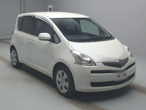 2010 Toyota Ractis SCP100[1]