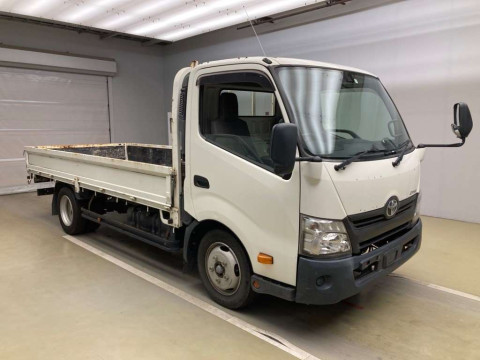 2018 Toyota Dyna Truck XZU710[2]