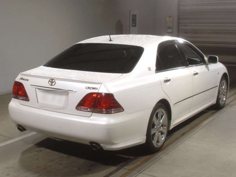 2005 Toyota Crown GRS182[1]