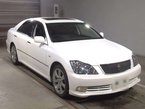 2005 Toyota Crown GRS182[2]