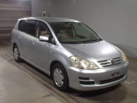 2005 Toyota Ipsum