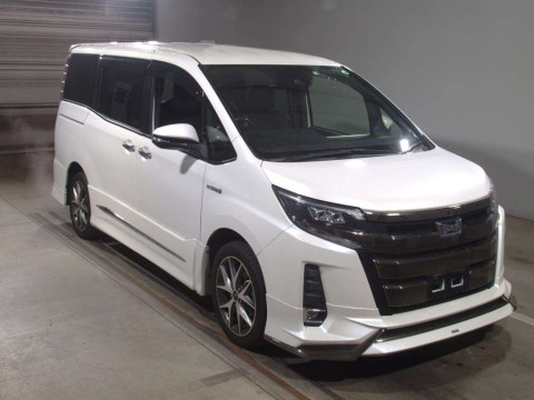 2018 Toyota Noah ZWR80W[1]