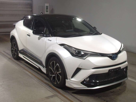 2017 Toyota C-HR ZYX10[2]