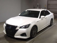 2015 Toyota Crown Hybrid