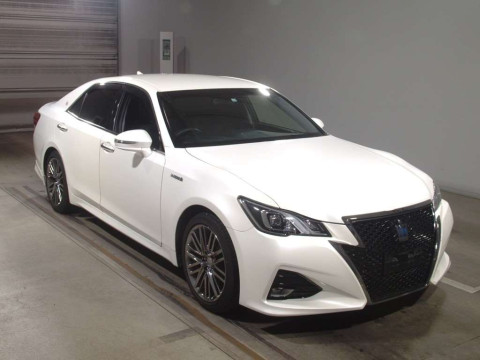 2015 Toyota Crown Hybrid AWS210[2]