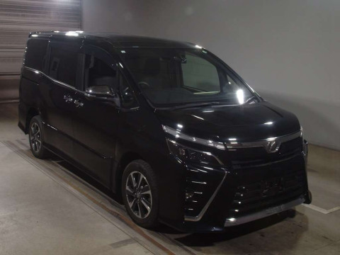 2019 Toyota Voxy ZRR85W[1]