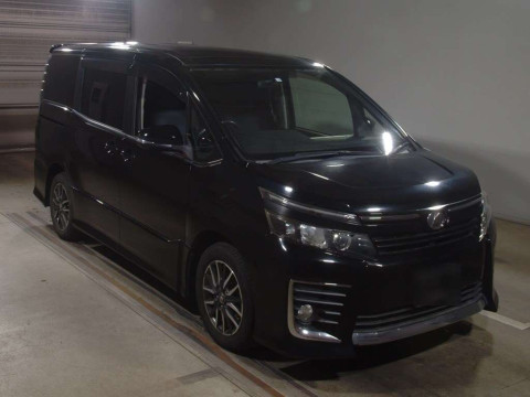 2014 Toyota Voxy ZRR80W[1]