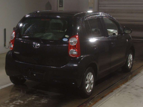 2011 Toyota Passo KGC30[1]